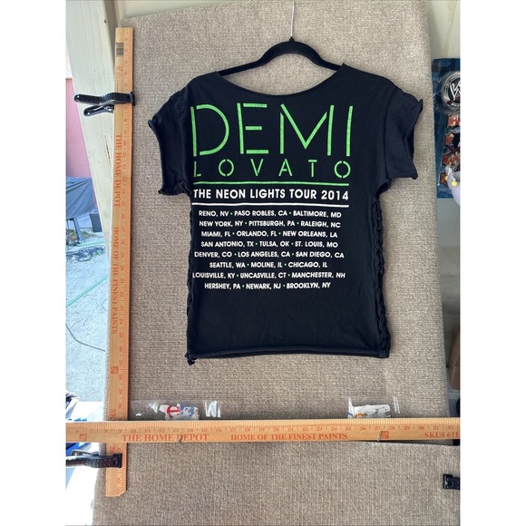 Neon Lights World Tour 2014 Demi Lovato Shirt Pop Rock Woman's Tshirt Size Small - Picture 8 of 12